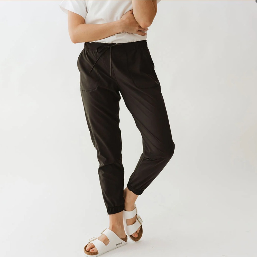 *NWT* AlbionFit Black Jetsetters XS Petite